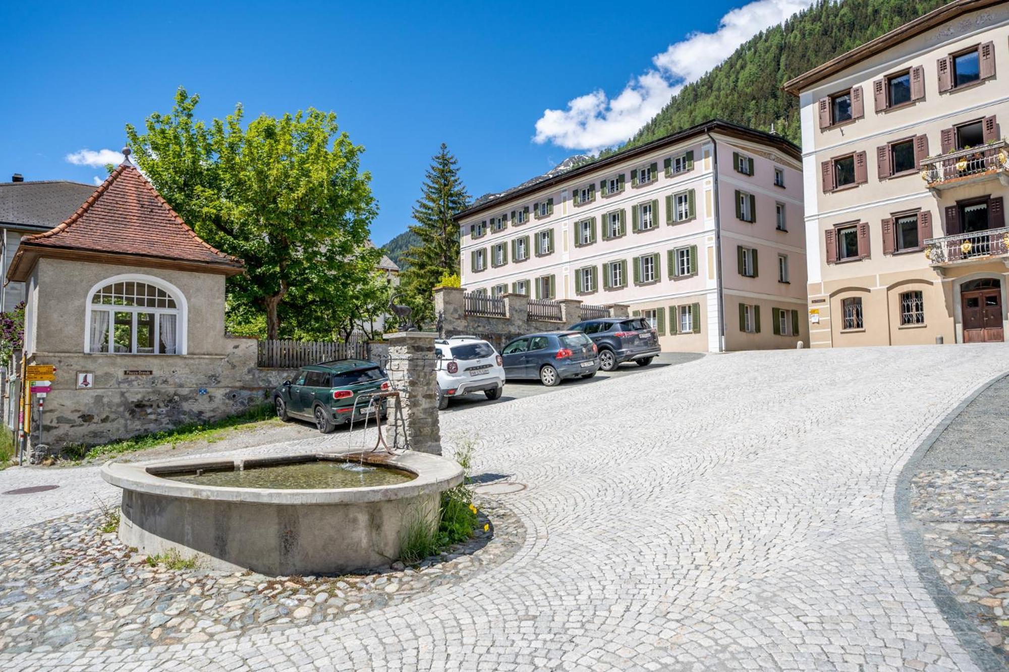 Apartmán Chasa Plazza Gronda Lavin Exteriér fotografie
