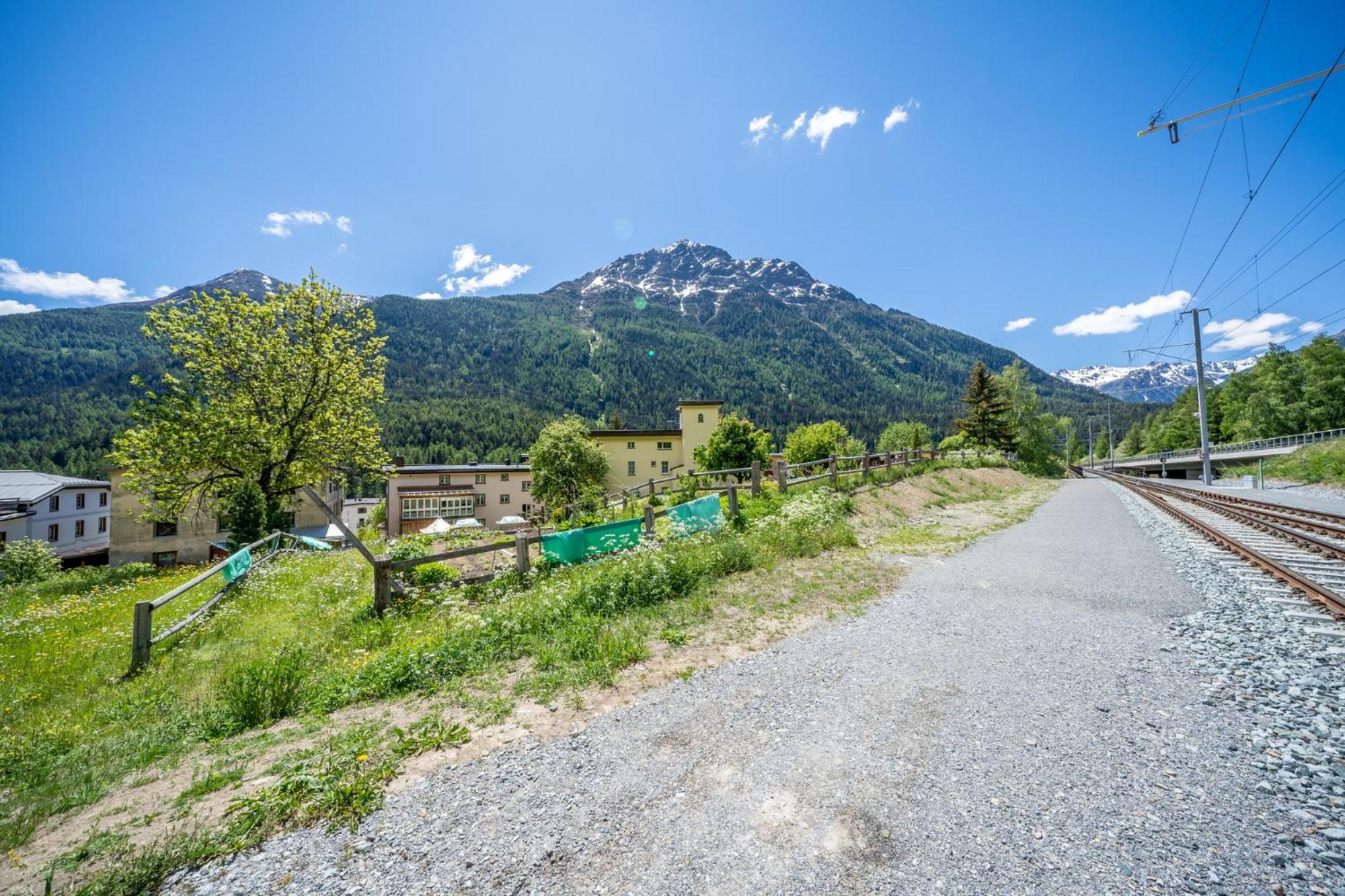 Apartmán Chasa Plazza Gronda Lavin Exteriér fotografie