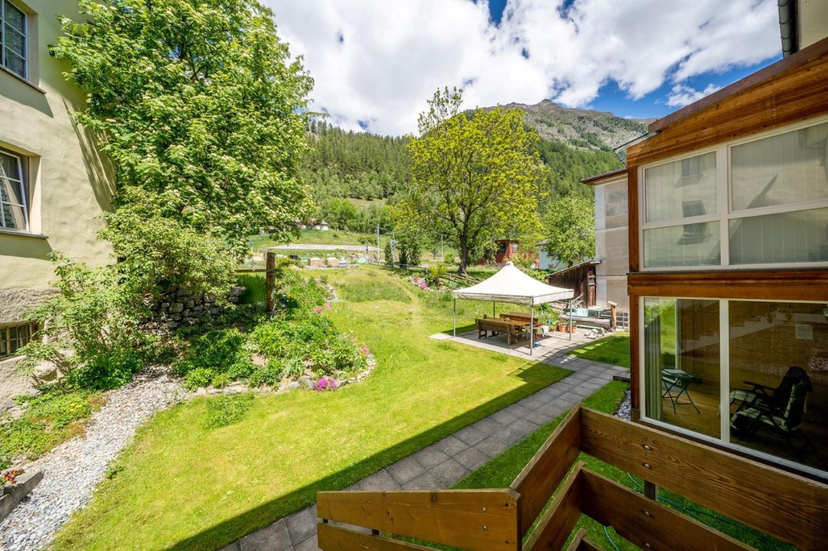 Apartmán Chasa Plazza Gronda Lavin Exteriér fotografie