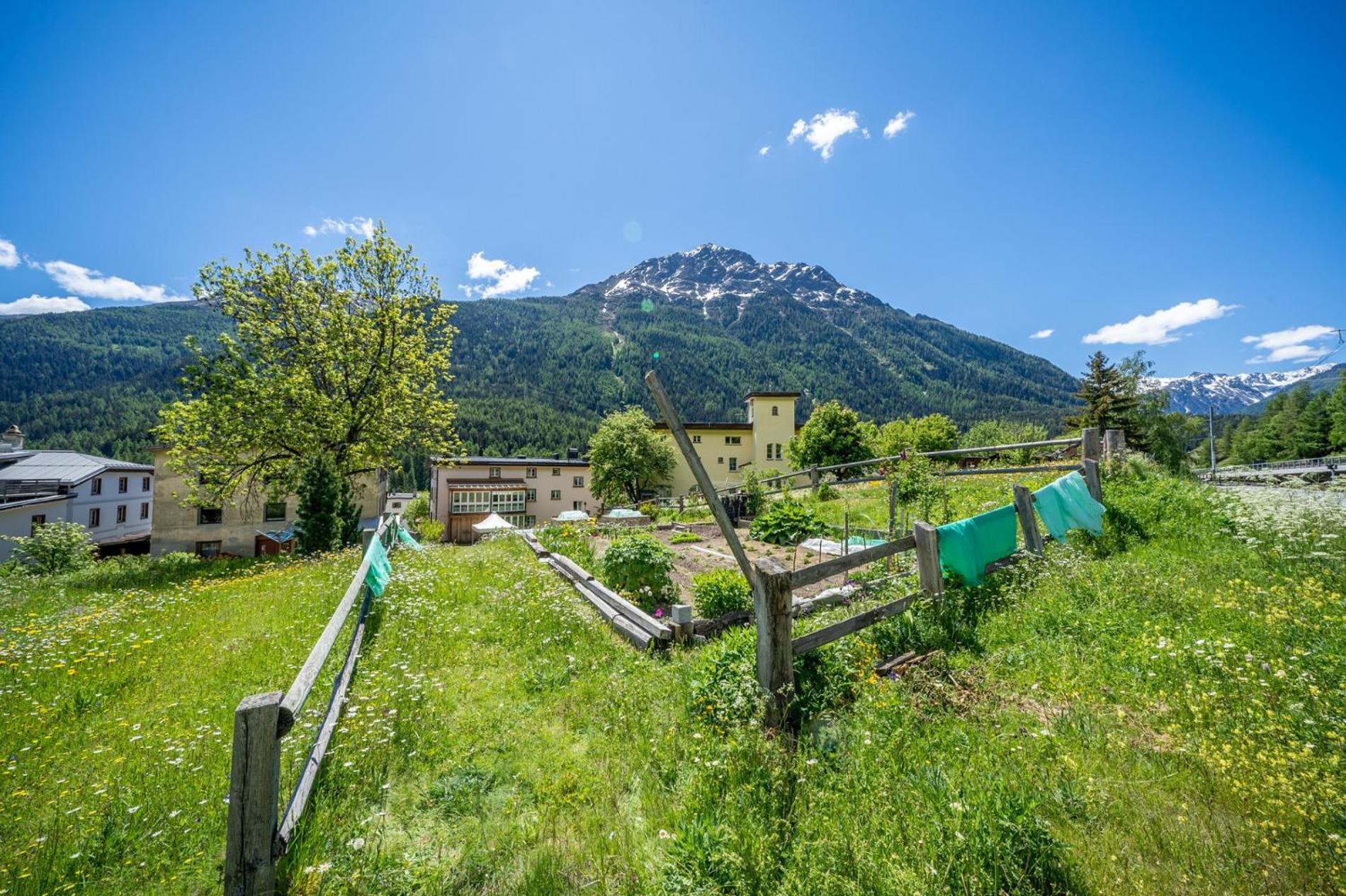 Apartmán Chasa Plazza Gronda Lavin Exteriér fotografie